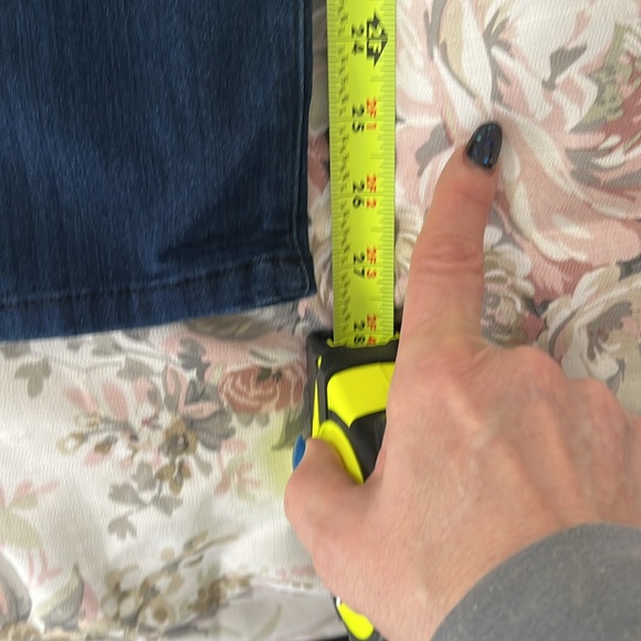 NWT Thalia Sodi stetch jeans size 10 figure flattering. - Picture 9 of 10